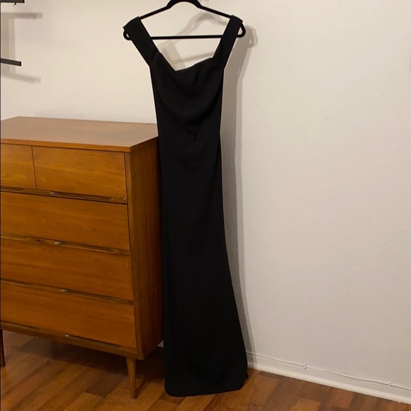Dressy collection black off shoulder crepe gown - Picture 2 of 4